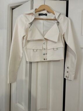 MANIERE DE VOIR Cream (nearly white) Cropped Blazer with Zip Details sz 4